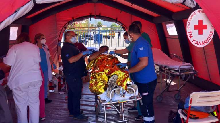 To Λιμενικό εξηγεί πώς έγινε το ναυάγιο στην Πύλο: Μετακινήθηκαν άνθρωποι, άλλαξε το κέντρο βάρους, έγινε το μοιραίο