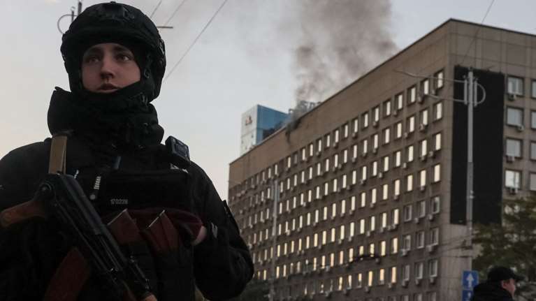 Ουκρανία: Κρίσιμες ώρες - Σχέδιο εκκένωσης του Κιέβου αν συμβεί ολικό μπλακ άουτ από τους βομβαρδισμούς [βίντεο]