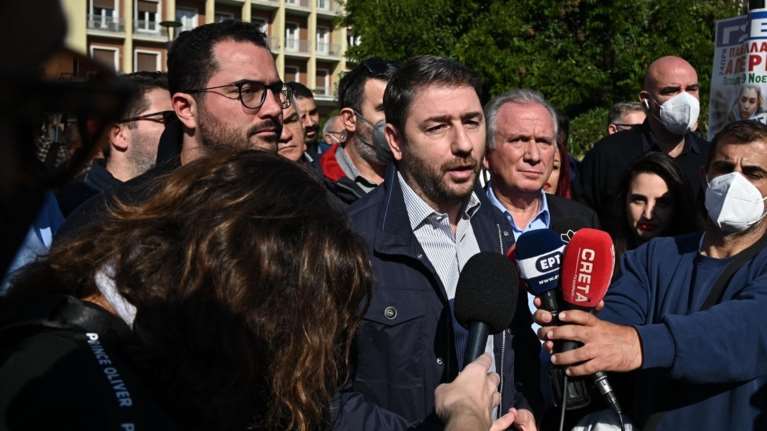 Ανδρουλάκης στην πορεία κατά της ακρίβειας: Τροχονόμος ισχυρών οικονομικών συμφερόντων η κυβέρνηση [εικόνες]