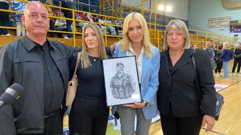 Σέρρες: Εκδήλωση για την παιδική βία από τη βουλευτή ΝΔ, Φωτεινή Αραμπατζή - Παρόντες οι γονείς του Γιώργου Λυγγερίδη [Εικόνες - Βίντεο]