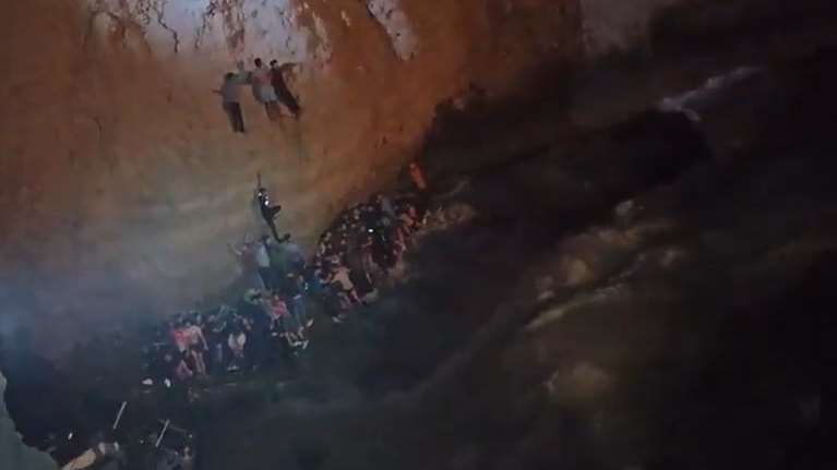 Ναυάγιο στα Κύθηρα: &quot;Πέθαναν μπροστά μου πέντε άτομα&quot; - Συγκλονίζει ο δήμαρχος Κυθήρων