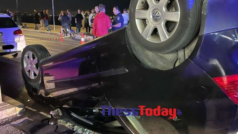 Θεσσαλονίκη: Καραμπόλα με τραυματίες στο κέντρο της πόλης - Τούμπαρε αυτοκίνητο στην Αριστοτέλους [εικόνες- βίντεο]