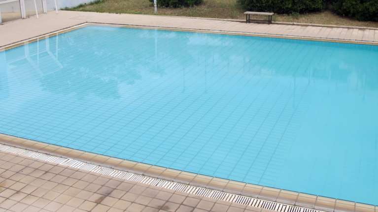 Χαλκιδική: Άφαντος ο εκπρόσωπος της κατασκήνωσης - Ρίχνουν φως και τα άλλα παιδιά για τον πνιγμό της 8χρονης