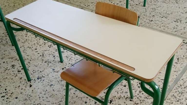 Ραγίζει καρδιές ο δάσκαλος της 11χρονης Βασιλικής - &quot;Δανείζομαι το γέλιο σου, για να μην ξεχάσω το παιδί μέσα μου&quot;