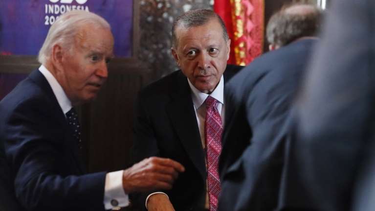 ΗΠΑ: Κατ&#39; ιδίαν συνάντηση Μπάιντεν-Ερντογάν στη σύνοδο κορυφής του ΝΑΤΟ