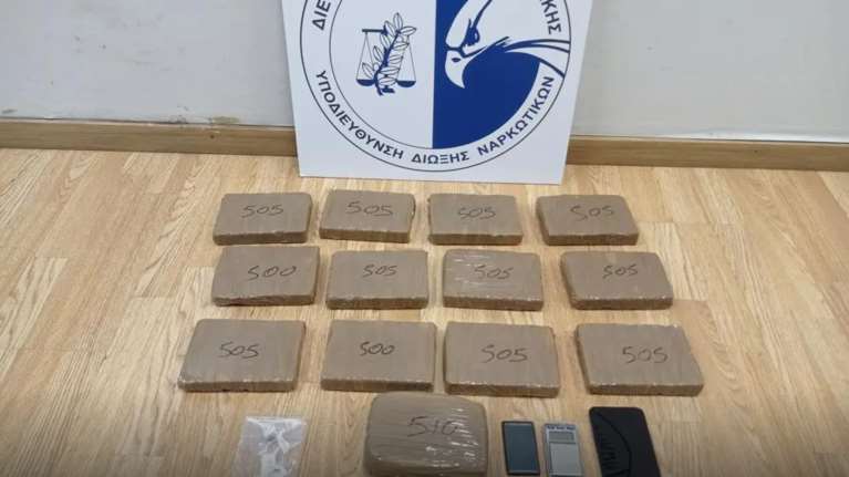 Στη &quot;φάκα&quot; 39χρονος και 27χρονη διακινητές ηρωίνης στη Δυτική Αττική - Κατασχέθηκαν πάνω από 6 κιλά