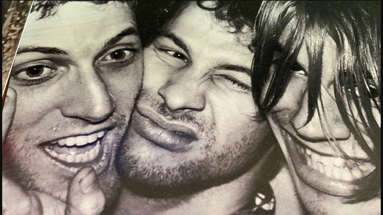 Red Hot Chilly Peppers: Πέθανε ο πρώτος κιθαρίστας της ροκ μπάντας, Τζακ Σέρμαν