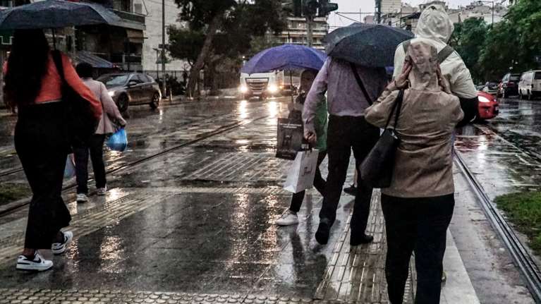 Βροχές σε πολλές περιοχές της χώρας σήμερα - Τι καιρό θα κάνει το Σαββατοκύριακο, αναλυτικά η πρόγνωση