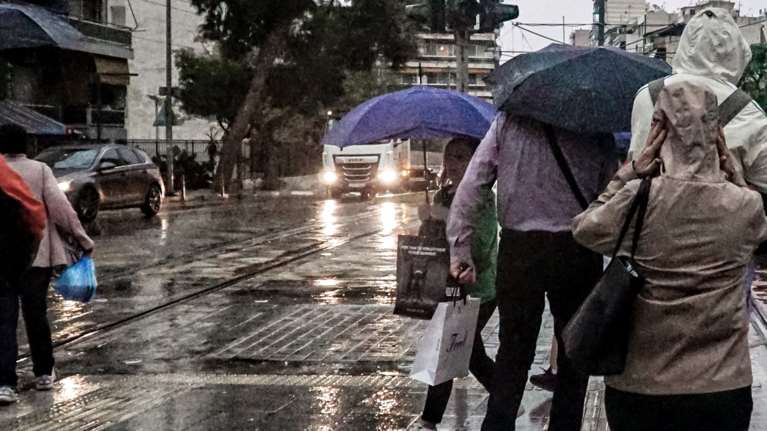 Προειδοποίηση Μαρουσάκη: Γερή "δόση" χειμώνα το Σαββατοκύριακο - Έρχονται βροχές και πτώση της θερμοκρασίας [βίντεο]