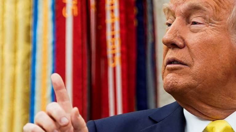 Νέα επίθεση Τραμπ κατά του επικεφαλής της Fed: Ο &quot;κύριος αργοπορημένος, αυτός ο τεράστιος loser&quot;