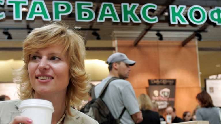 Ρωσiα: Τέλος τα &quot;δυτικά&quot; αναψυκτικά, οι μπύρες και τα χάμπουργκερ - Ποιες εταιρείες φεύγουν και ποιες μένουν [Λίστα]