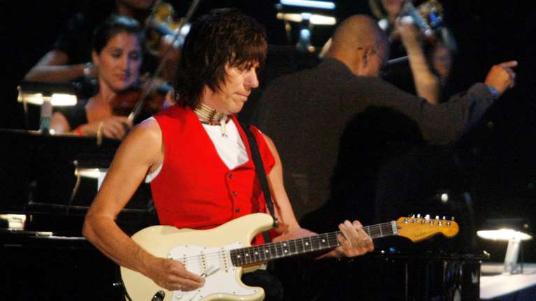 Πέθανε ο θρυλικός κιθαρίστας Τζεφ Μπεκ στα 78 του χρόνια
