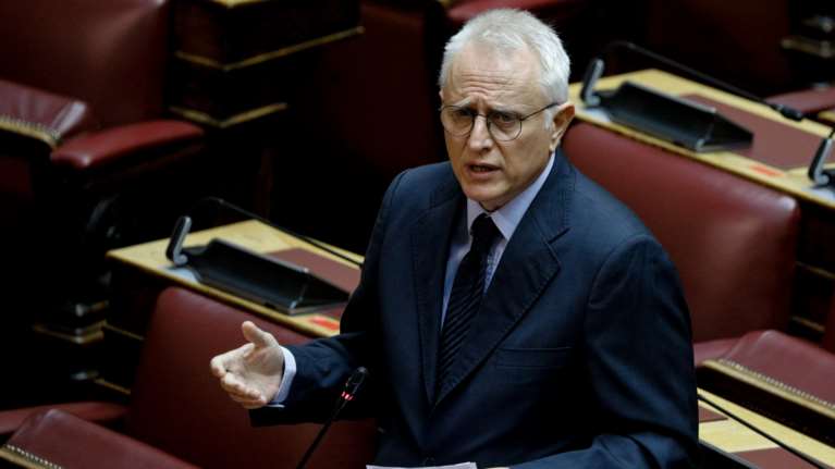 Υπέρ του νομοσχεδίου για τα ομόφυλα ζευγάρια ο Ραγκούσης: Όταν στα 10 τα 8 γίνονται αποδεκτά, μπορούμε να το ψηφίσουμε