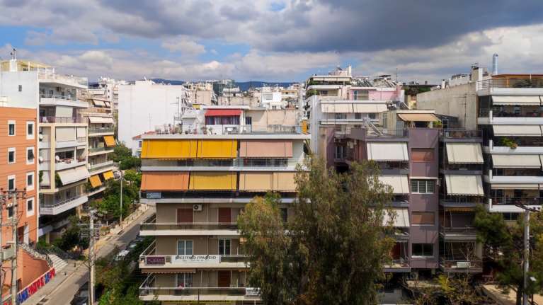 Εξάρχου (ΑΚΤΟΡ): Σε ποιες περιοχές θα κατασκευαστούν προσιτές κατοικίες - Ειδικά ξενοδοχεία στα νησιά για εργαζόμενους