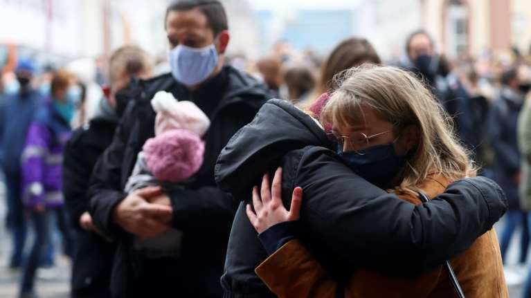 Τρίερ - Σοκαρισμένη η οικογένεια του Ελληνα γιατρού: &quot;Να μαζέψουμε τα σκόρπια κομμάτια μας...&quot;