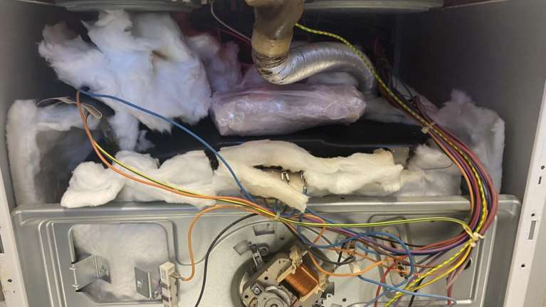 Μύκονος: Εξάρθρωσαν κύκλωμα κοκαΐνης - Την έκρυβαν στην &quot;πλάτη&quot; ηλεκτρικής κουζίνας [εικόνες]