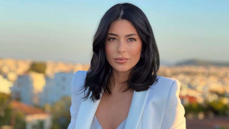 Αφροδίτη Λατινοπούλου για το τροχαίο: &quot;Ο Ινδός άναψε αλάρμ, μας ξεγέλασε, έκανε προσπέραση και έφυγε&quot; [βίντεο]