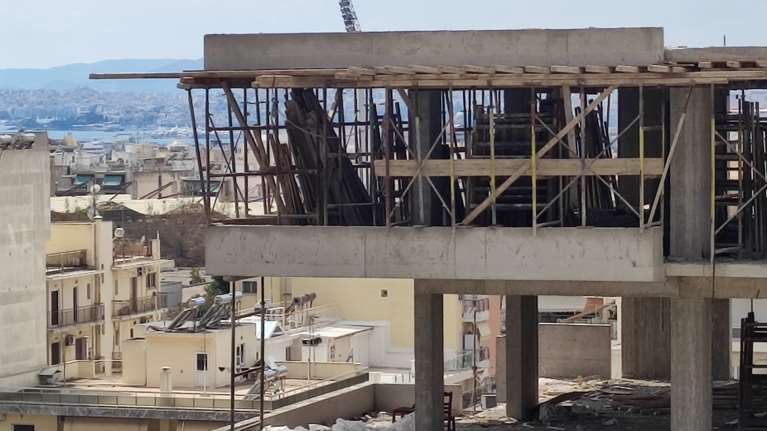 Κηφισιά: Πώς οι πονηροί εργολάβοι χτίζουν μεγαθήρια με τον παράνομο ΝΟΚ - Νέο κρούσμα με προκλητικό &quot;παραθυράκι&quot;