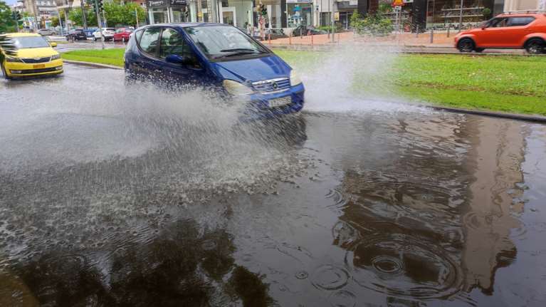 Καιρός: Η κακοκαιρία Bora έφυγε αλλά ξεκινάει νέος κύκλος βροχών διαρκείας μέχρι το Σαββατοκύριακο