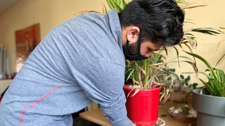 Το όνειρου του 26χρονου Χουράμ που ζει στην Ελλάδα και θέλει προσθετικό μέλος για να γίνει ράφτης