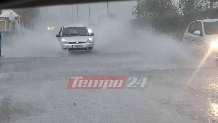 Η κακοκαιρία &quot;χτυπά&quot; τη δυτική Ελλάδα με καταιγίδες και χαλάζι - Προβλήματα στην Αθηνών - Πατρών