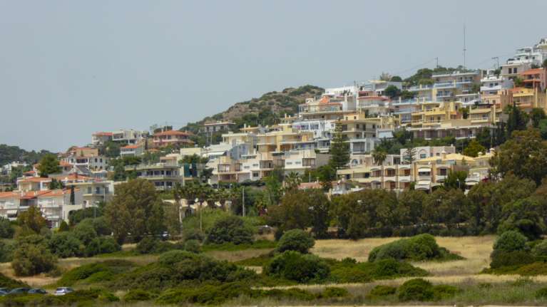 Handelsblatt: Aγοράστε τώρα ακίνητα στην Ελλάδα, οι τιμές θα ανέβουν