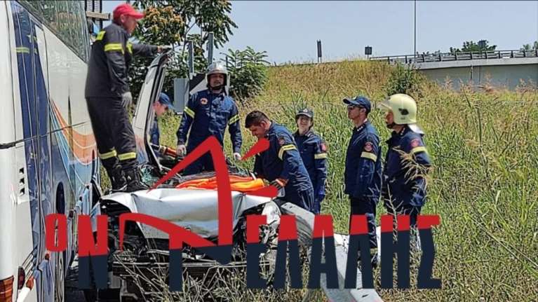 Μετωπική σύγκρουση λεωφορείου με αυτοκίνητο στην Κατερίνη - Νεκροί οι δύο επιβάτες του ΙΧ [εικόνες-βίντεο]