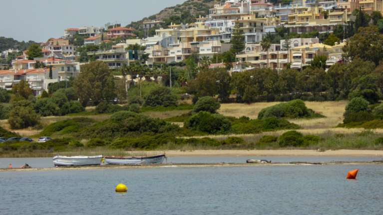 Τα &quot;χίλια πρόσωπα&quot; του ψευτογιατρού: Εμφανίστηκε ως μεγαλομεσίτης για να πουλήσει οικόπεδο &quot;φιλέτο&quot;