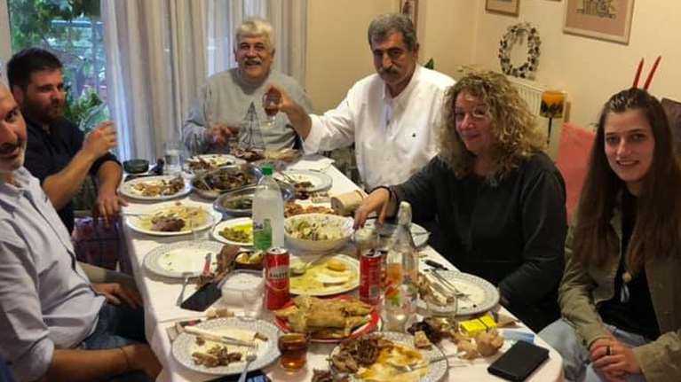 Ο Πολάκης &quot;γλεντάει&quot; κορονοϊό και Τσίπρα: Το νέο αυτογκόλ με το παράνομο τσιμπούσι και οι γκρίνιες στη Κουμουνδούρου