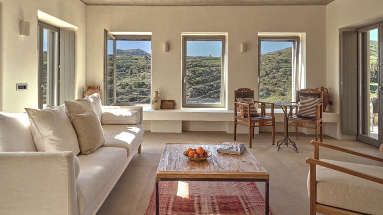 Η παραδοσιακή &quot;πρακτική&quot; της &quot;πεζούλας&quot; επιστρέφει στην Πάρο