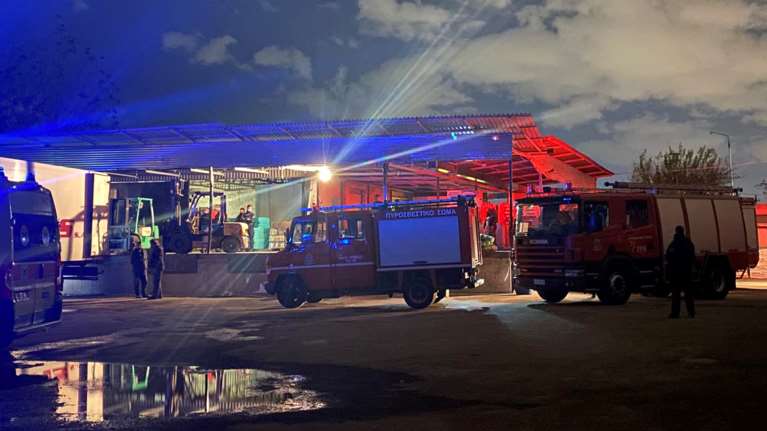 Τραγωδία στου Ρέντη: Νεκρός ο εργάτης που καταπλακώθηκε από δομικά υλικά [εικόνες-βίντεο]