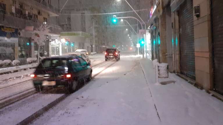 Σαρώνει η κακοκαιρία Barbara όλη τη Μαγνησία: Κλειστά τα σχολεία - Μάχη να κρατηθούν ανοιχτοί οι δρόμοι