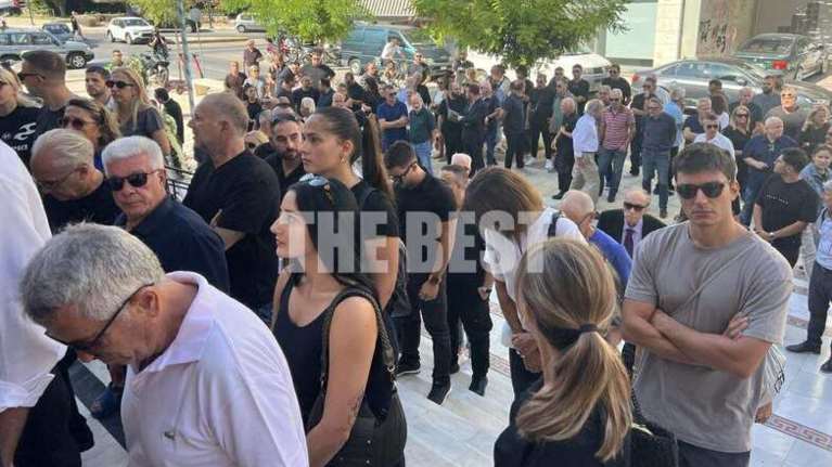 Πάτρα: Θρήνος στην κηδεία του 27χρονου Δημήτρη που σκοτώθηκε σε τροχαίο - Πλήθος κόσμου στο τελευταίο αντίο