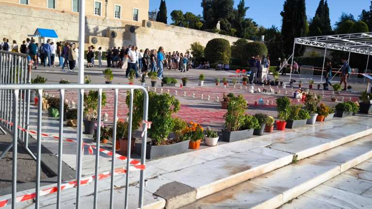 Το πρώτο crash test για τον Άγνωστο Στρατιώτη - Τι θα γίνει με την παρέλαση και την &quot;αγρυπνία&quot; των συγγενών των θυμάτων στα Τέμπη