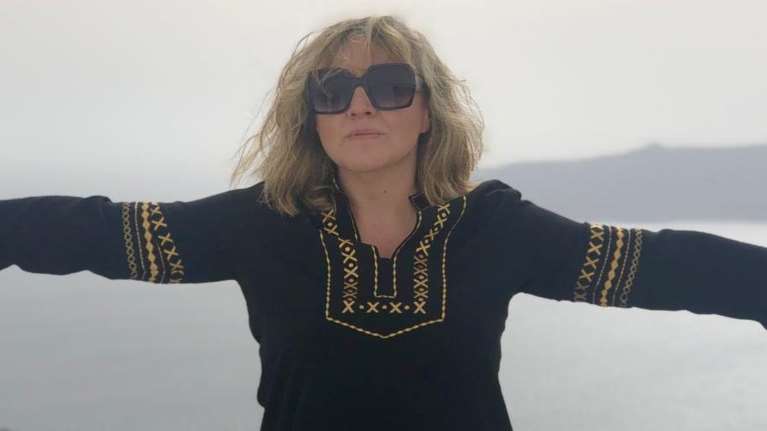 Οι δημοσιογράφοι αποχαιρετούν με συγκίνηση την Ηρώ Καριοφύλλη: &quot;Πέτα ψηλά... το ρεπορτάζ μόλις τελείωσε&quot;