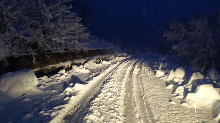 Κακοκαιρία &quot;Διομήδης&quot;: Πυκνή χιονόπτωση στα ορεινά των Τρικάλων - Θα φτάσει το μισό μέτρο [εικόνες]