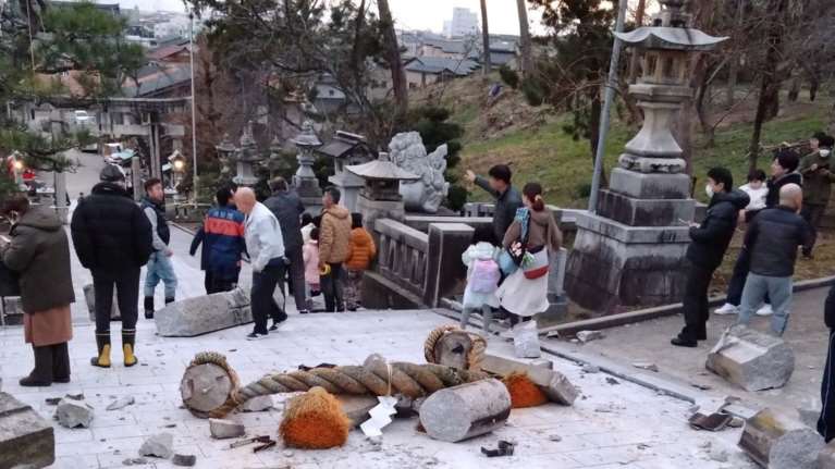 Σεισμός στην Ιαπωνία: Πάνω από 60 μετασεισμοί, χιλιάδες χωρίς ρεύμα - Απομακρύνεται ο κίνδυνος για μεγάλο τσουνάμι