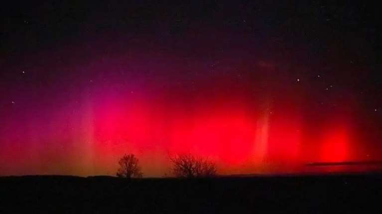 Το Εθνικό Αστεροσκοπείο εξηγεί γιατί το Σέλας στη Βόρεια Ελλάδα είχε κόκκινο χρώμα