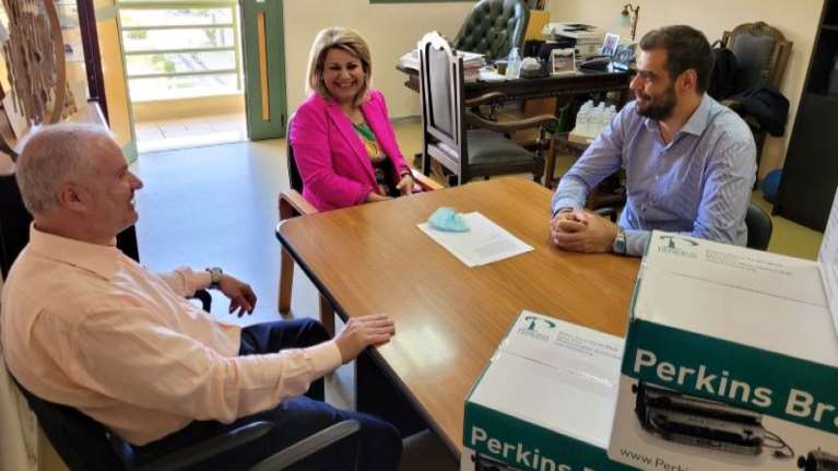 Δωρεά 6 γραφομηχανών Braille στο Κέντρο Εκπαιδεύσεως και Αποκαταστάσεως Τυφλών στην Καλλιθέα - Με παρέμβαση Μαξίμου