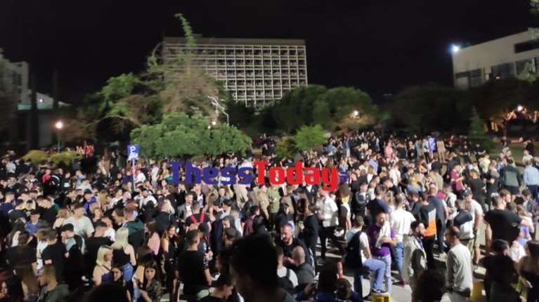 Θεσσαλονίκη: Χαμός στο ΑΠΘ με νέο κορoνοπάρτι – Γυρίζουν μέχρι και video clip [βίντεο]