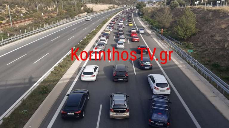 Τροχαίο στην Αθηνών - Κορίνθου: Δύο τραυματίες - Ουρά χιλιομέτρων στο ύψος της Κινέτας