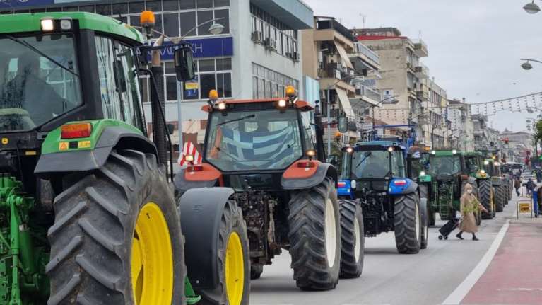 Αγρότες: Bγάζουν τα τρακτέρ στους δρόμους την Τρίτη σε Μακεδονία και Θεσσαλία