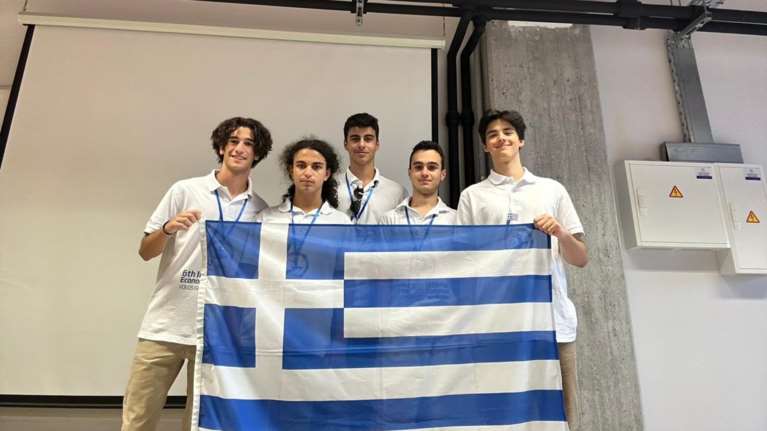 Διεθνής Ολυμπιάδα Οικονομικών 2023: Παγκόσμια διάκριση της Ελλάδας - Κατέλαβε τη 2η θέση σε 49 χώρες