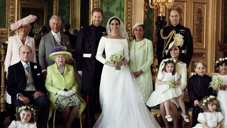 Ο Κάρολος &quot;ξεσκεπάζει&quot; τη Μέγκαν: Ηθελε να επισκιάσει τη βασίλισσα, ευτυχώς που έφυγε από την οικογένεια