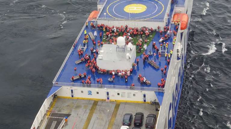 Σουηδία: Έσβησε η φωτιά σε πλοίο με 300 άτομα - Ξεκίνησε από φορτηγό ψυγείο σύμφωνα με την εταιρεία [εικόνες-βίντεο]