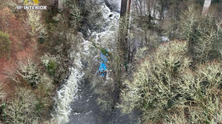 Ισπανία: Στους επτά οι νεκροί του λεωφορείου που έπεσε από γέφυρα σε ποτάμι
