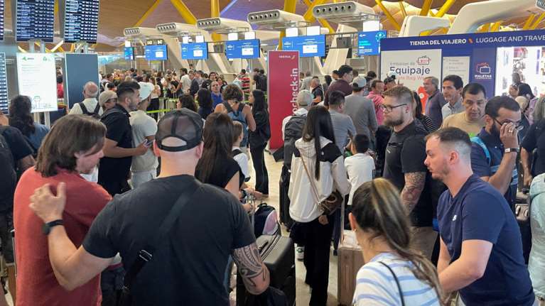 Παγκόσμιο μπλακ άουτ από πρόβλημα στα Microsoft Windows: Κατέρρευσαν τράπεζες, μεταφορές και ΜΜΕ