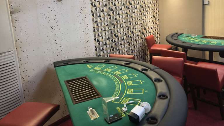 Μίνι-καζίνο στην Αθήνα: &quot;Την πάτησαν&quot; οι θαμώνες - 68 συλλήψεις και πρόστιμα άνω των 43.000 ευρώ