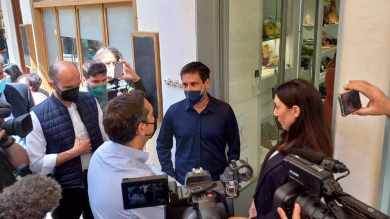 ΝΔ: Στέλεχος του ΣΥΡΙΖΑ ο αγανακτισμένος πολίτης στα Χανιά - Στημένες οι αντιδράσεις [εικόνες]