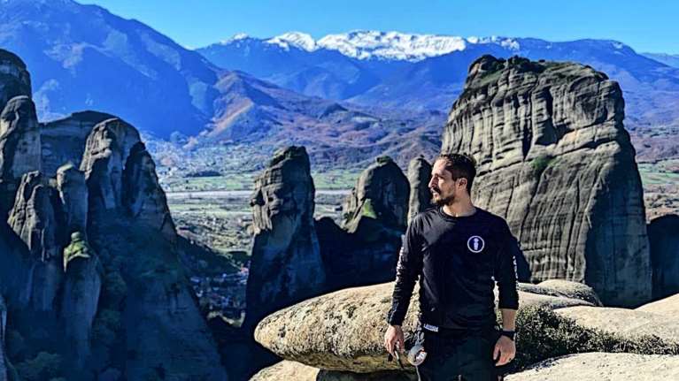 Ποιος ήταν ο Βασίλης Ντινόπουλος: Η αγάπη του στο παρκούρ και το καποέιρα